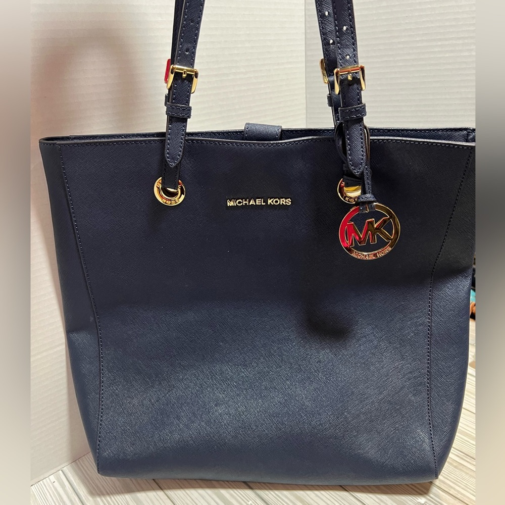 Michael Kors Bag Jet Set Travel Tote                     Color: Navy Blue large